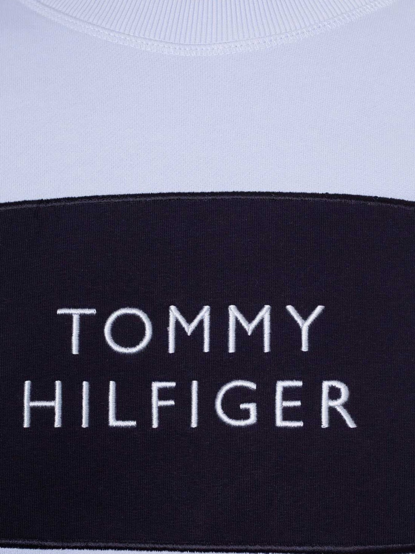Свитшот Tommy Hilfiger модель WW0WW30391-C1O Свитшот Tommy Hilfiger модель WW0WW30391-C1O Фото