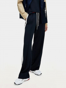 Спортивні штани Tommy Hilfiger CREPE модель WW0WW30672-0YD Спортивні штани Tommy Hilfiger CREPE модель WW0WW30672-0YD Фото