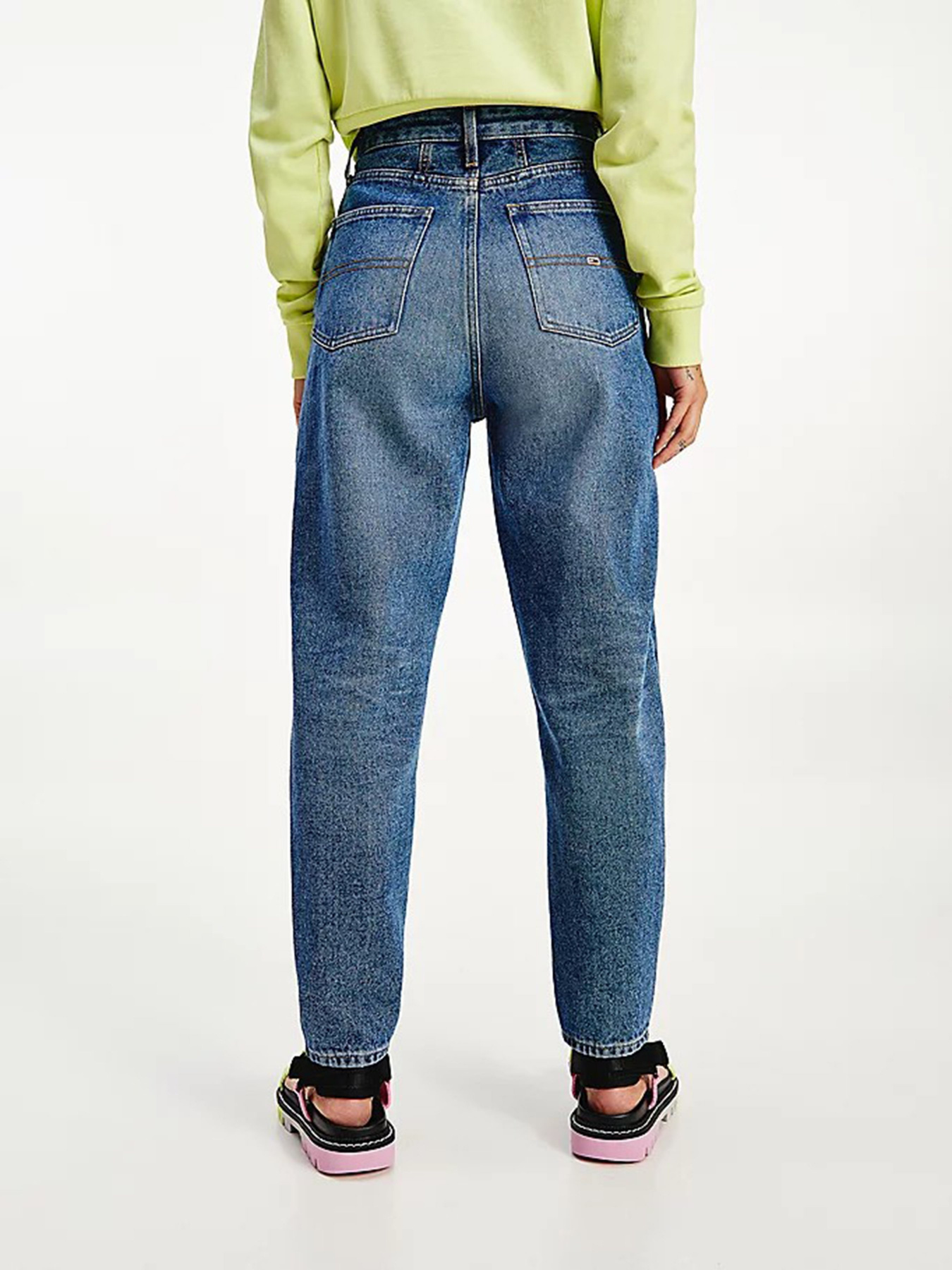 Джинсы Tommy Hilfiger Mom модель DW0DW09599-1A5 Фото