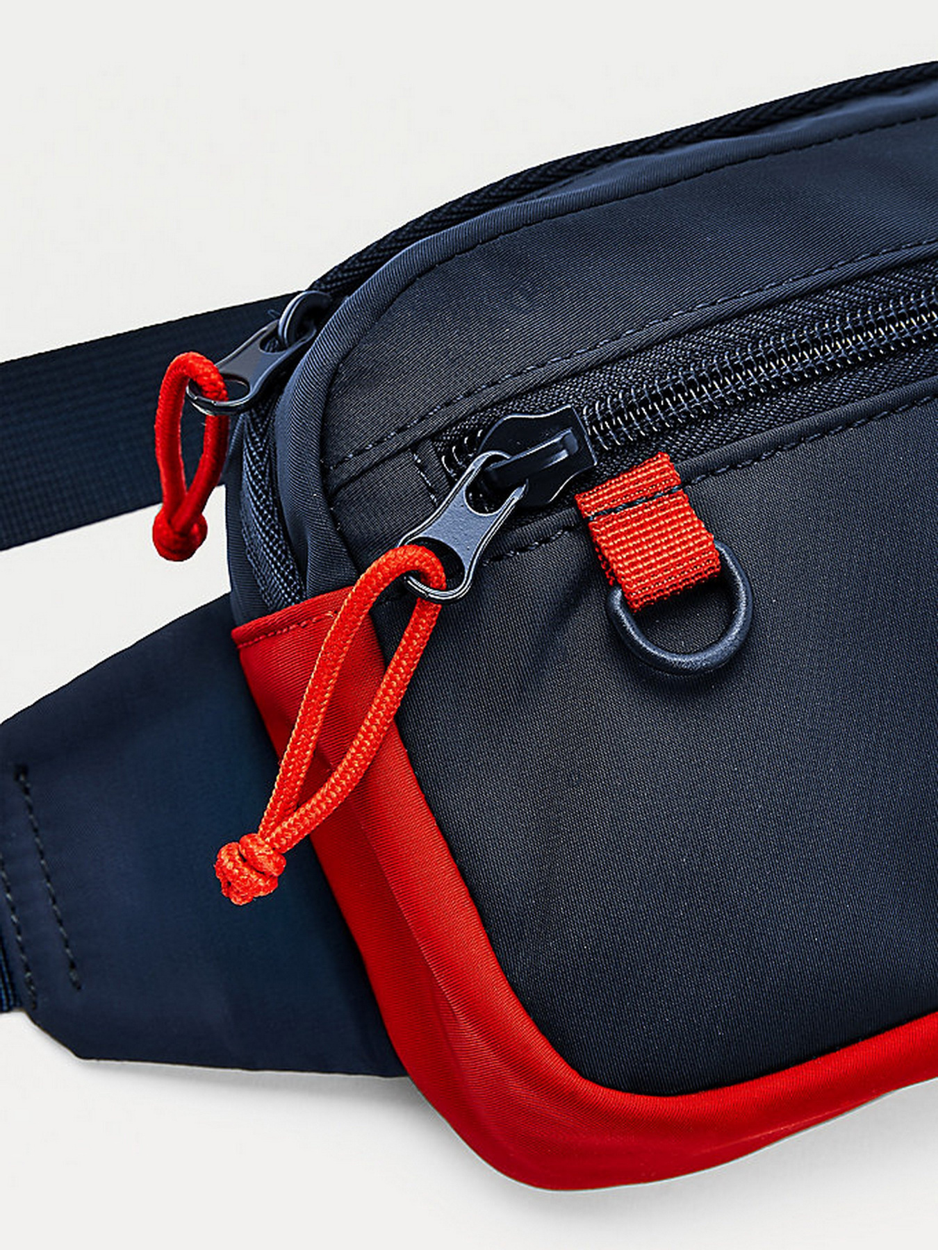 Поясна сумка Tommy Hilfiger модель AM0AM07134-0GY Фото