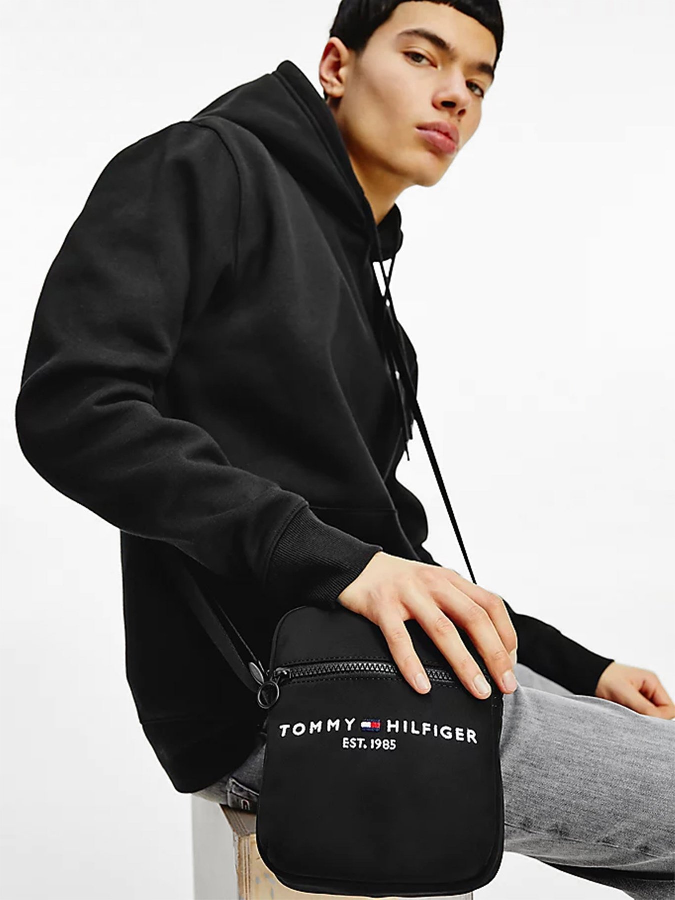 Мессенджер Tommy Hilfiger модель AM0AM07229-BDS Фото