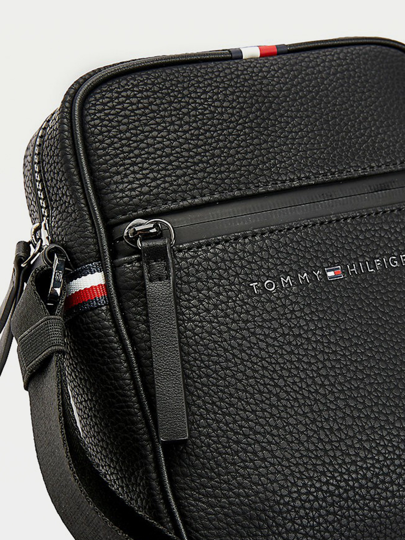 Мессенджер Tommy Hilfiger модель AM0AM07233-BDS Фото