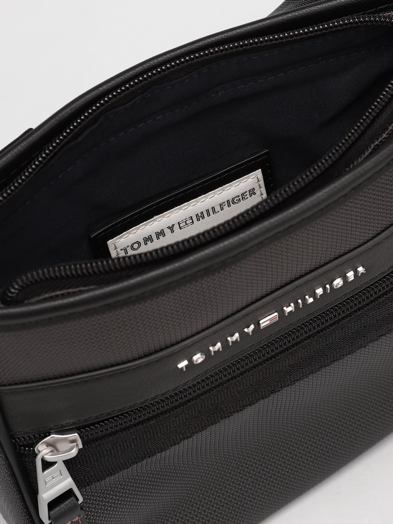 Мессенджер Tommy Hilfiger модель AM0AM07264-PQ8 Фото