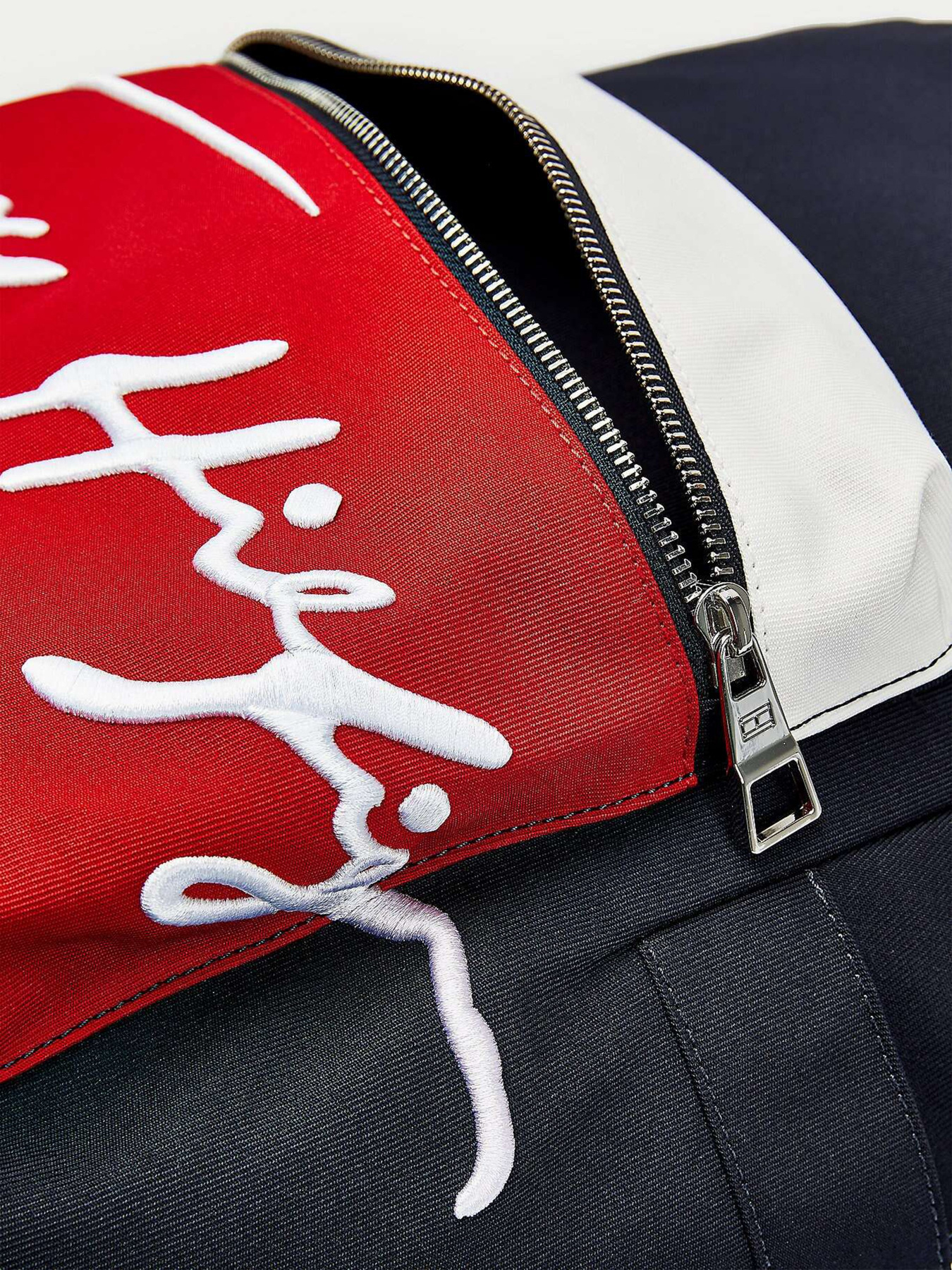 Рюкзаки Tommy Hilfiger модель AM0AM07378-DW5 Фото