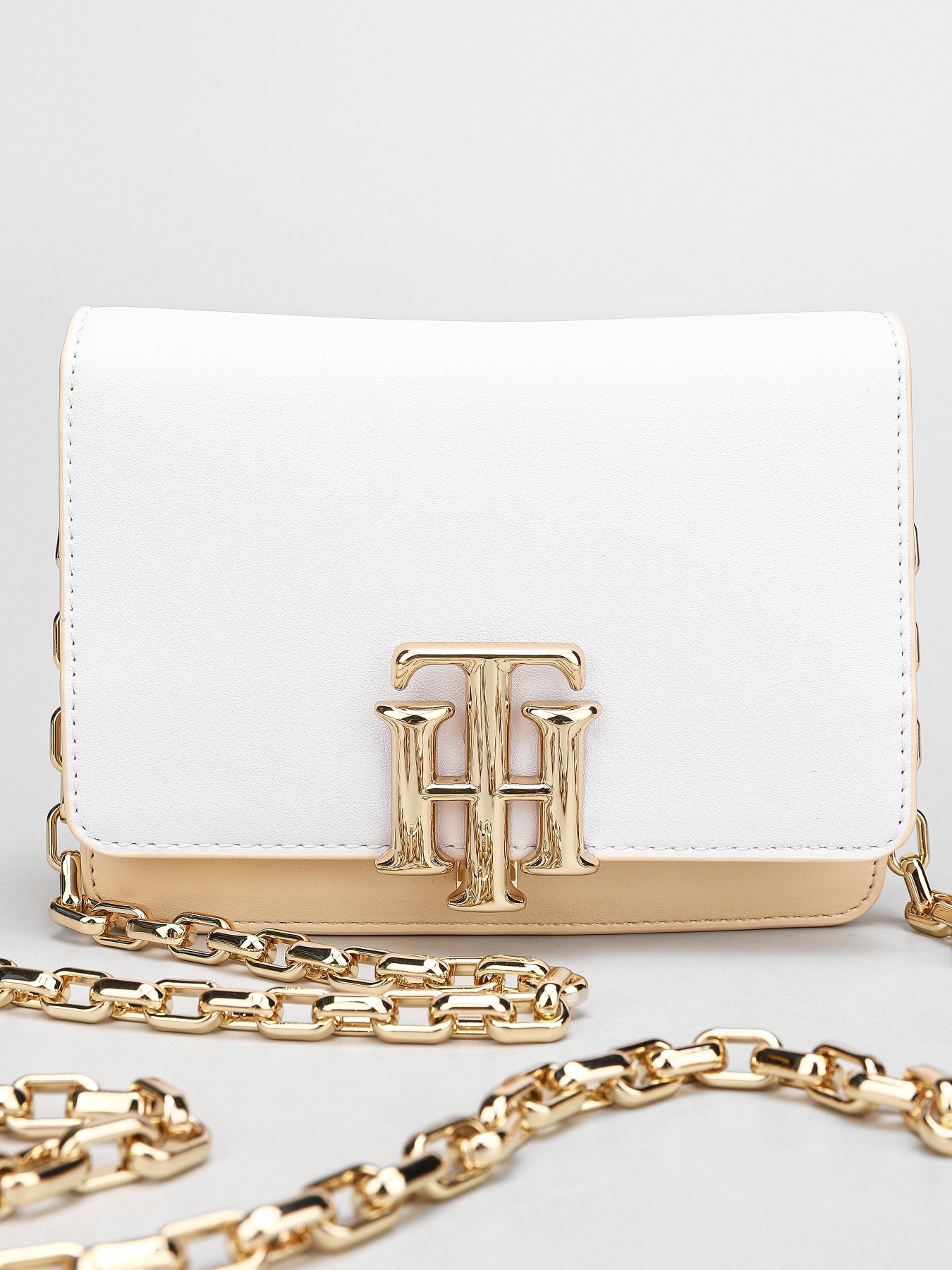 Крос-боді Tommy Hilfiger модель AW0AW09654-ACK Фото