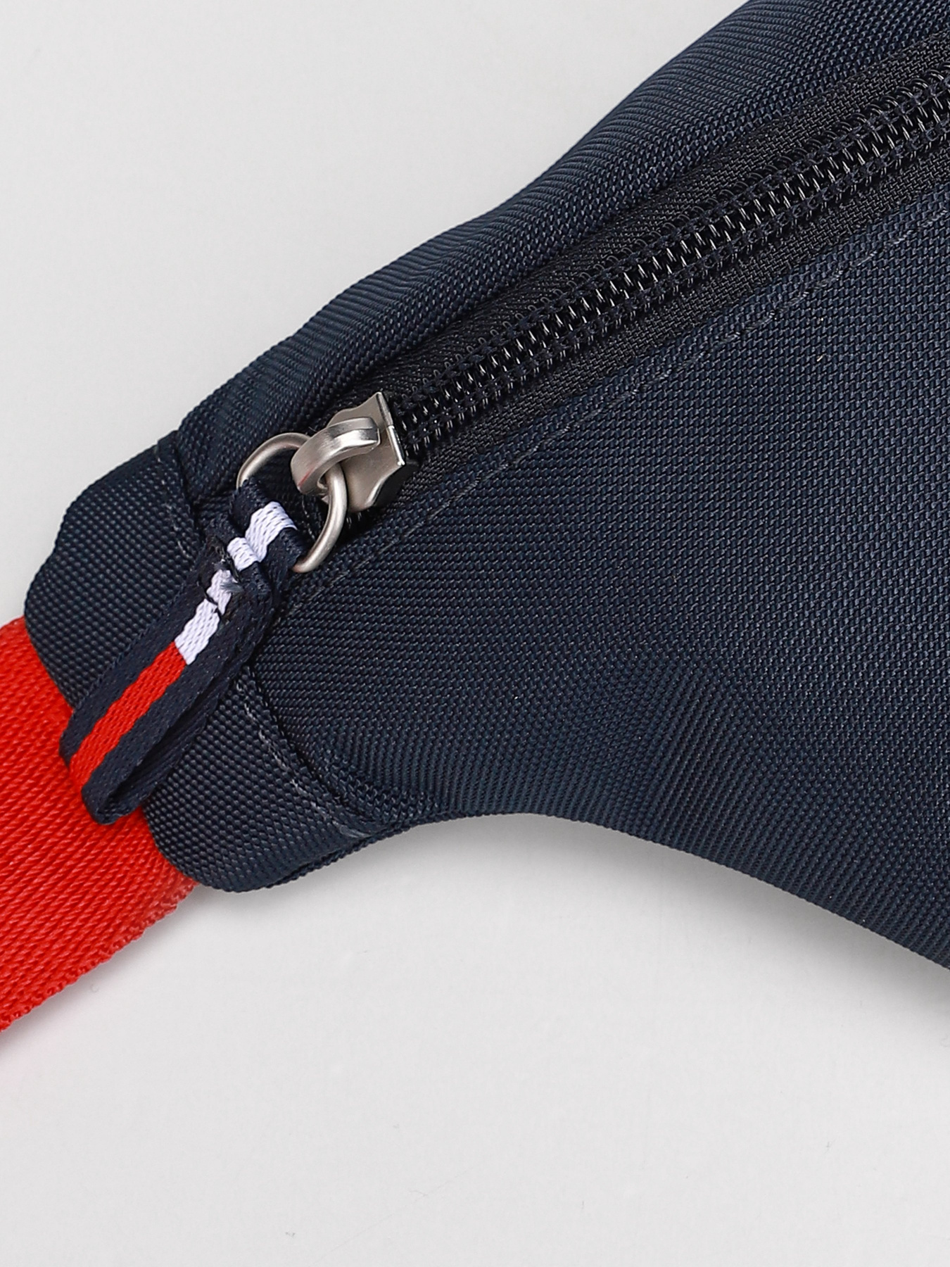 Поясная сумка Tommy Hilfiger модель AW0AW09711-C87 Фото