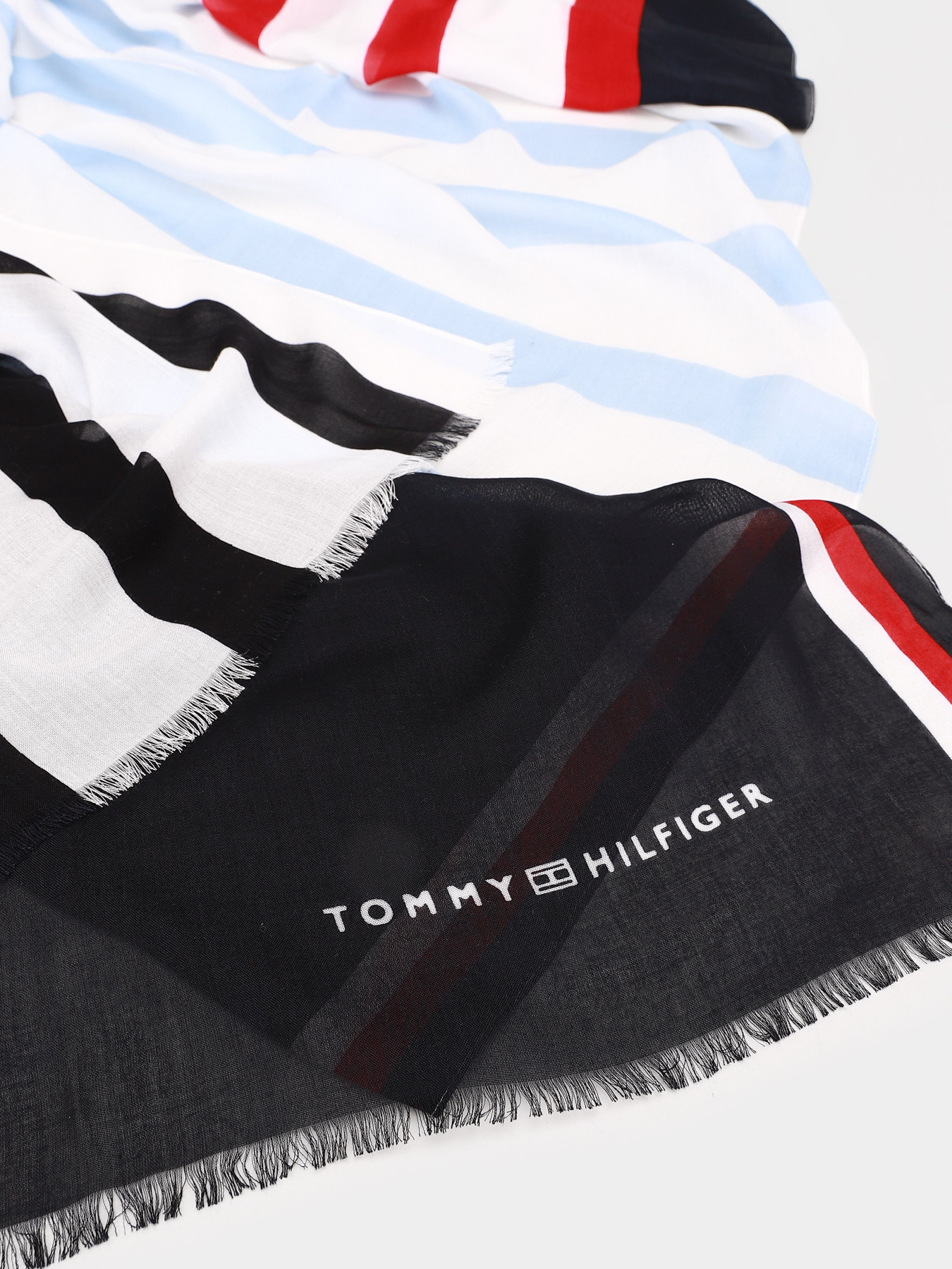 Шарф Tommy Hilfiger модель AW0AW09793-0GZ Фото
