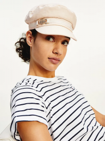 Кепка Tommy Hilfiger модель AW0AW09805-0F4 Кепка Tommy Hilfiger модель AW0AW09805-0F4 Фото