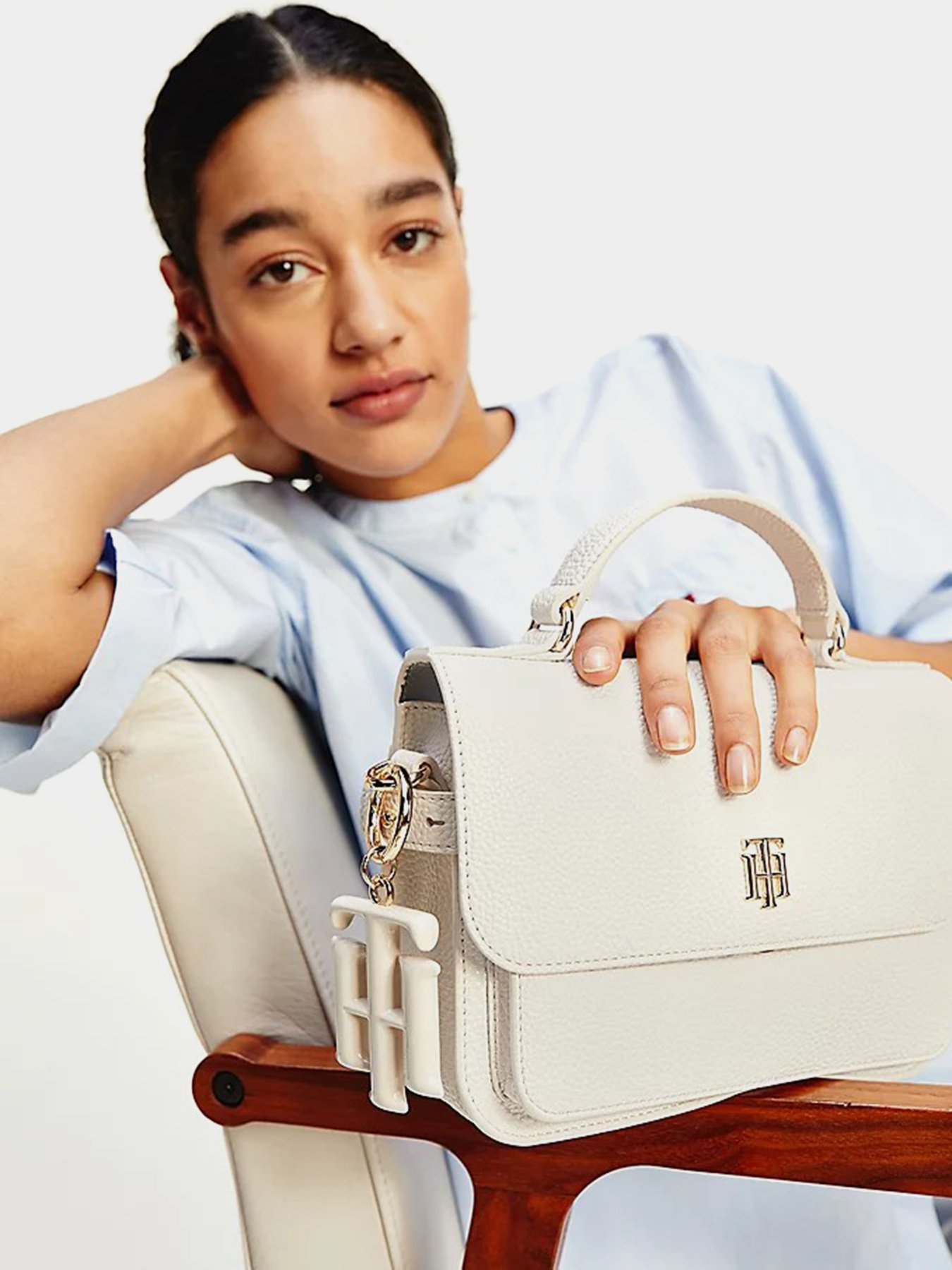 Крос-боді Tommy Hilfiger модель AW0AW09834-AF2 Фото