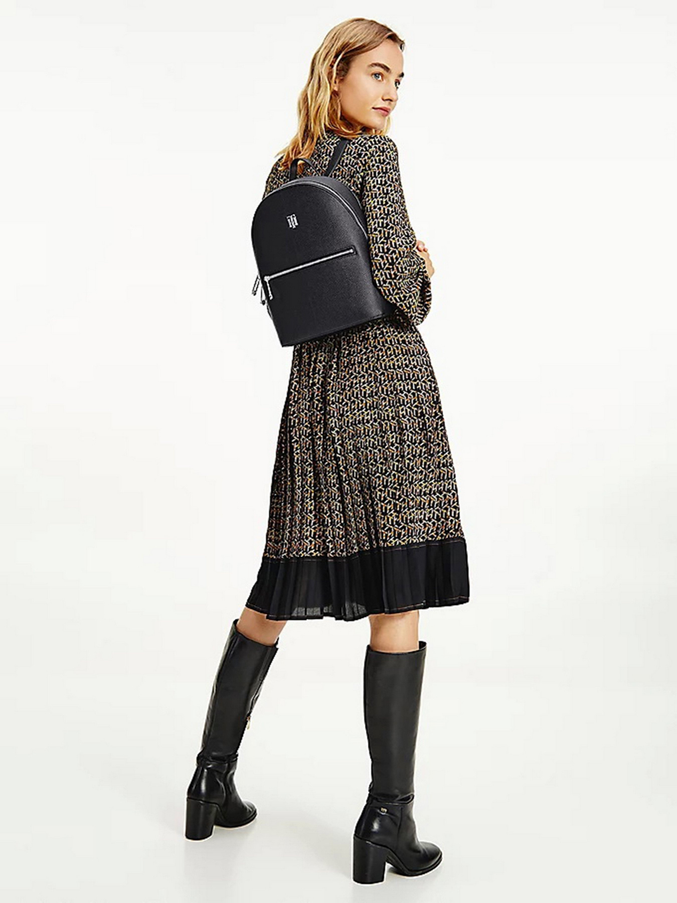 Рюкзаки Tommy Hilfiger Dome Monogram модель AW0AW10451-BDS Фото