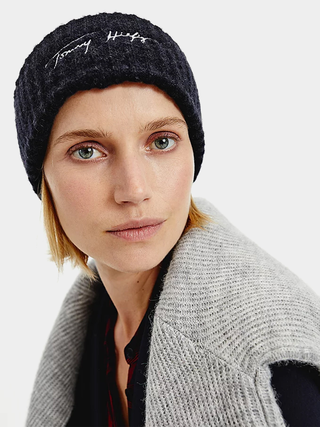 Шапка Tommy Hilfiger модель AW0AW10621-DW5 Шапка Tommy Hilfiger модель AW0AW10621-DW5 Фото