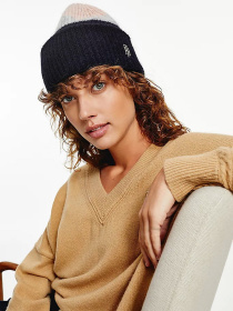 Шапка Tommy Hilfiger модель AW0AW10657-0JV Фото