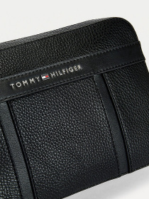 Мессенджер Tommy Hilfiger модель AM0AM07562-BDS Мессенджер Tommy Hilfiger модель AM0AM07562-BDS Фото