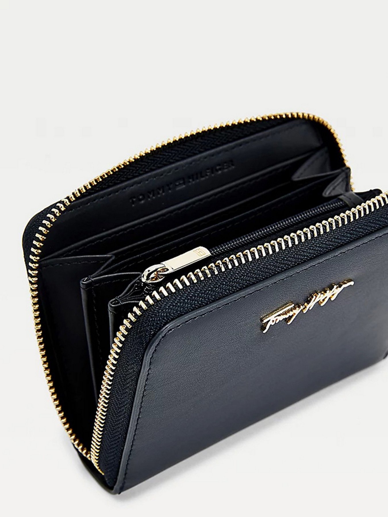 Кошелек Tommy Hilfiger модель AW0AW10370-DW5 Фото