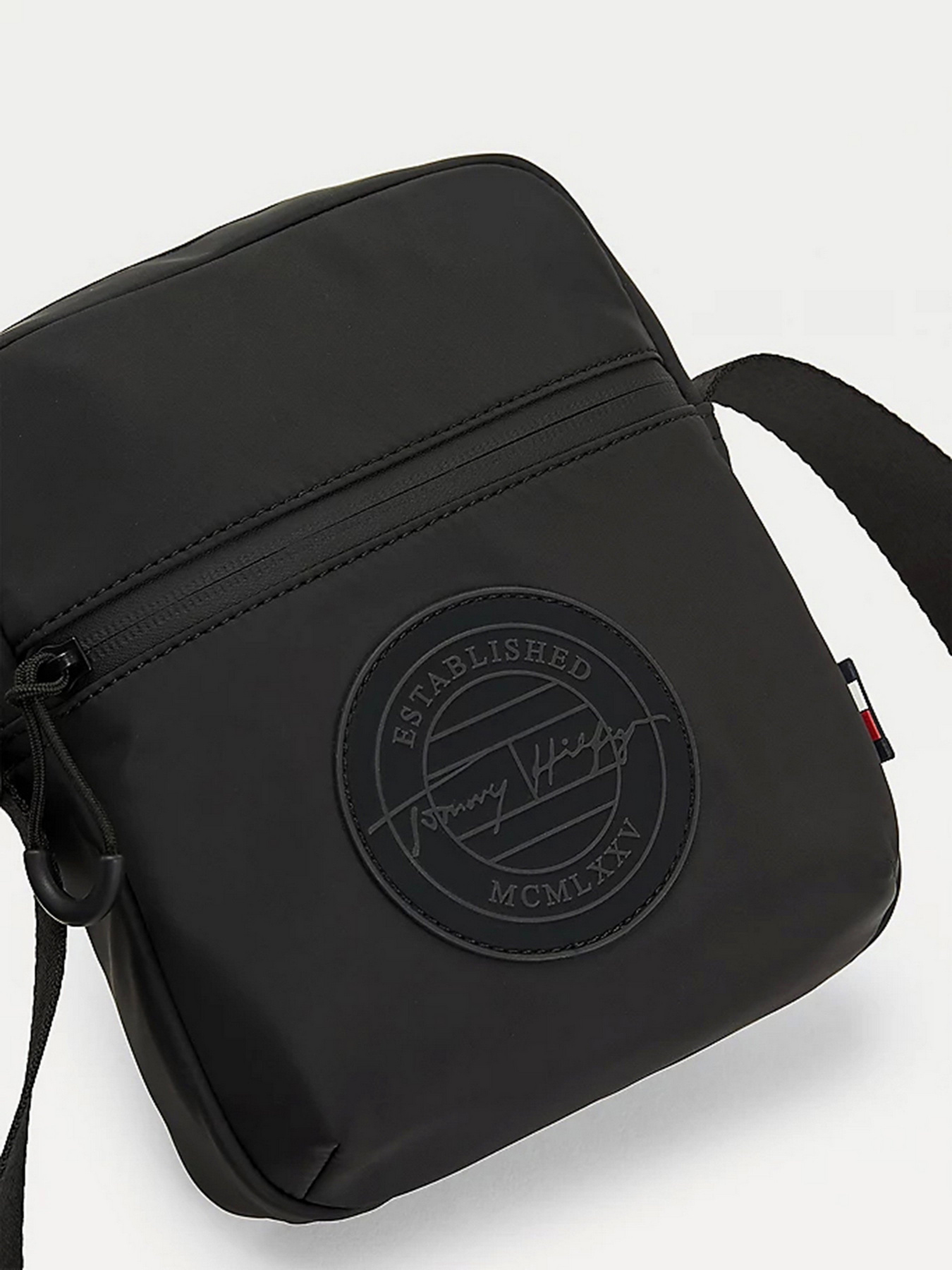 Мессенджер Tommy Hilfiger модель AM0AM08107-BDS Фото