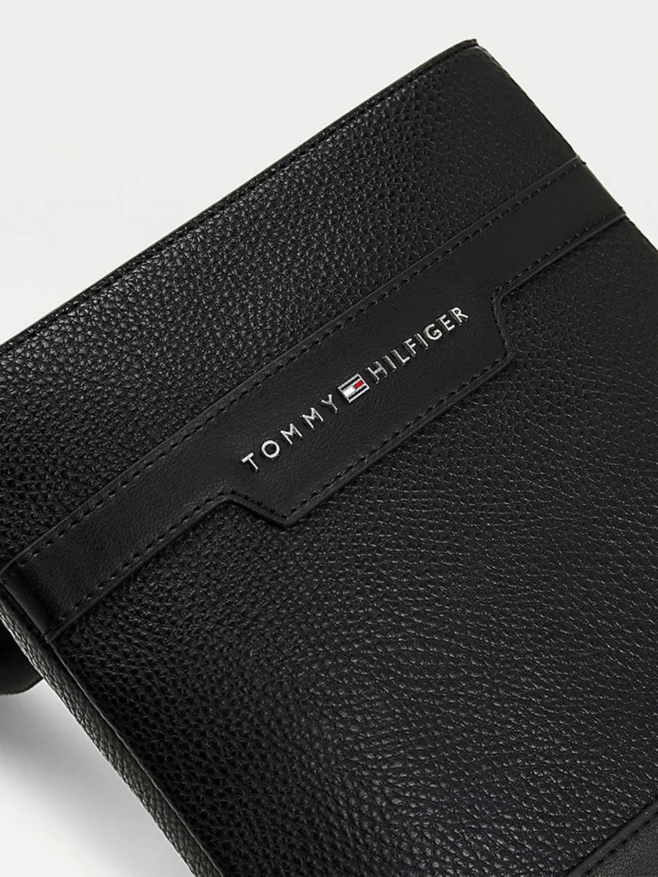 Мессенджер Tommy Hilfiger модель AM0AM08081-BDS Фото