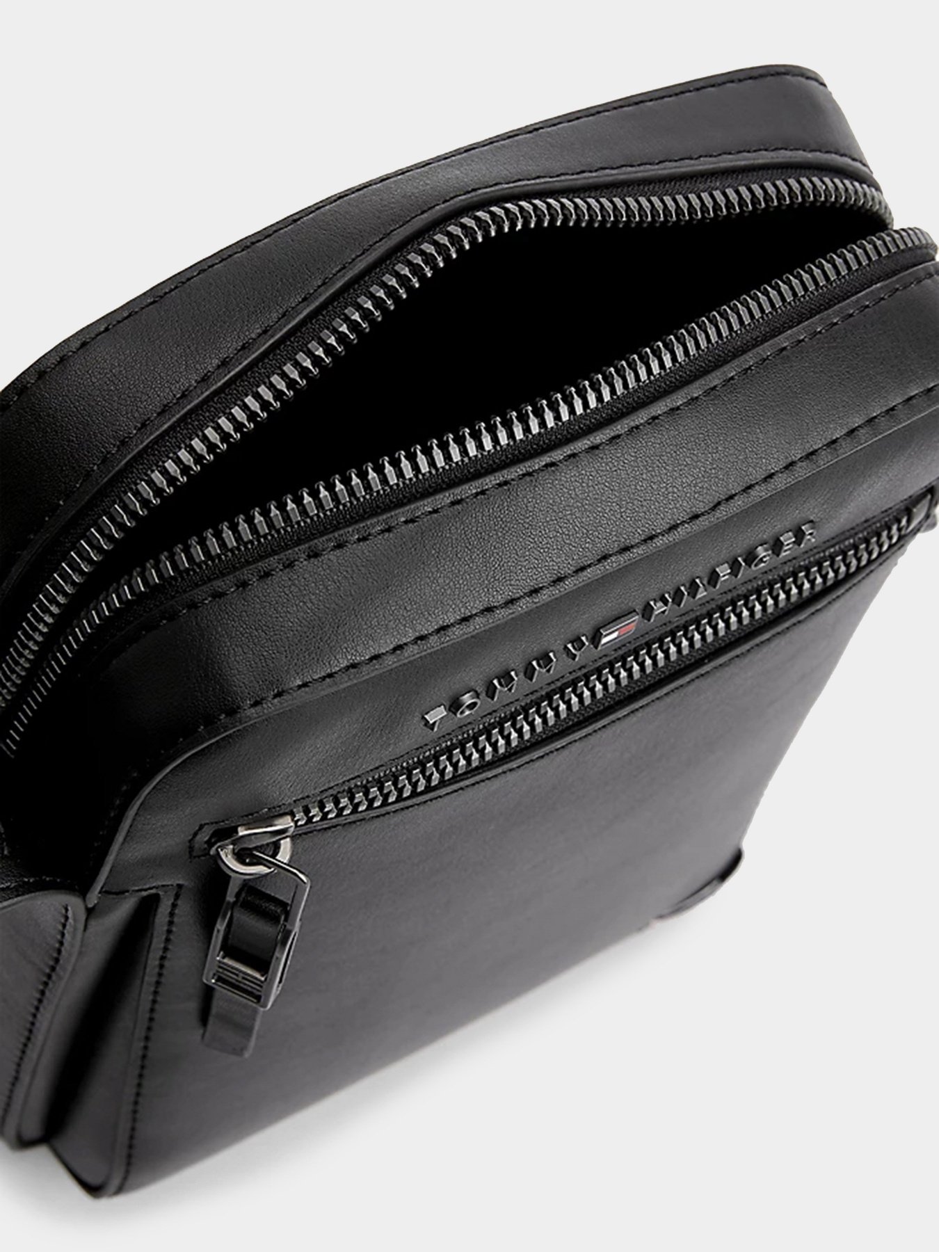 Кросс-боди Tommy Hilfiger модель AM0AM09251-BDS Фото