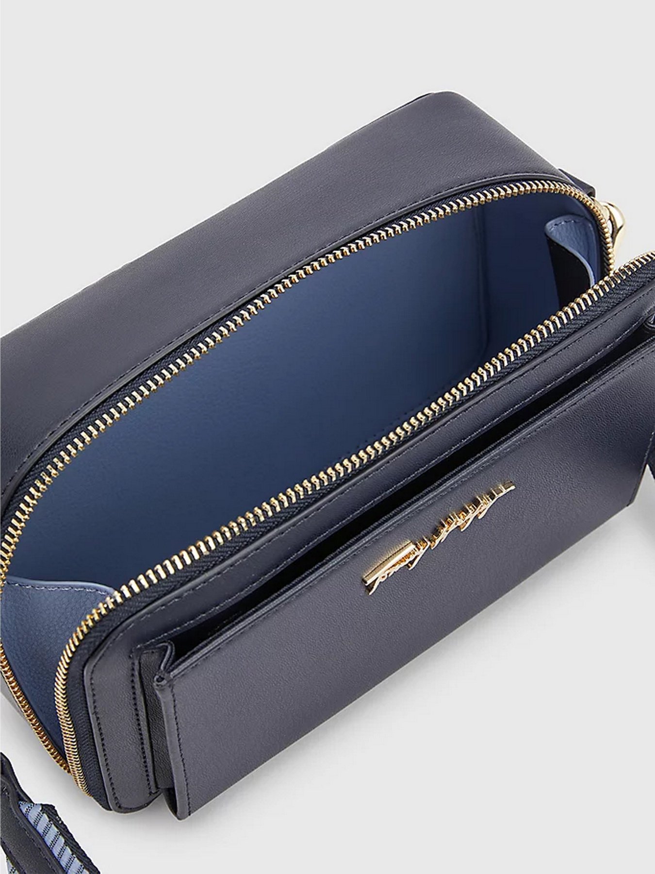 Кросс-боди Tommy Hilfiger Iconic модель AW0AW12012-C7H Фото