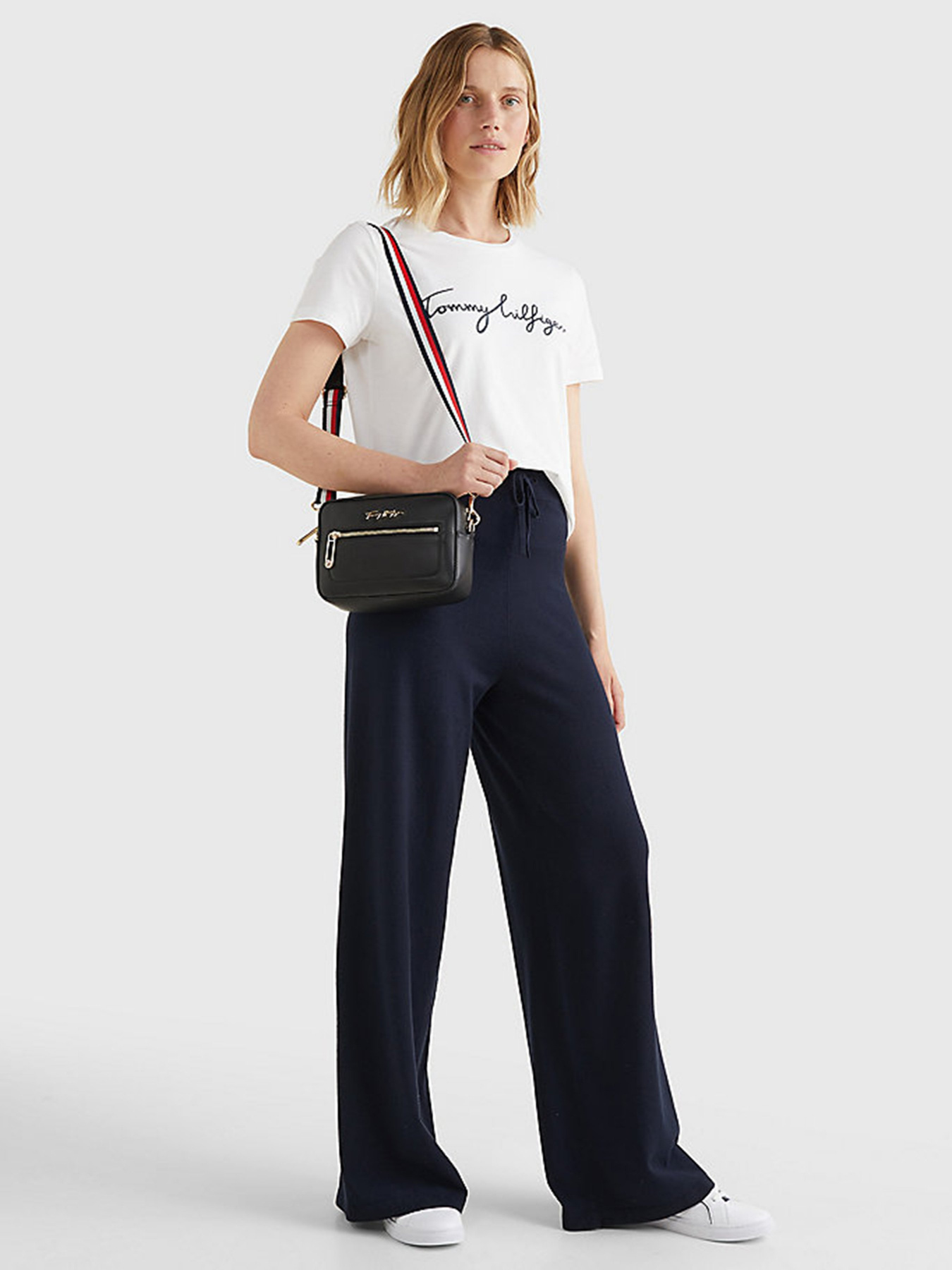 Крос-боді Tommy Hilfiger модель AW0AW12184-BDS Фото