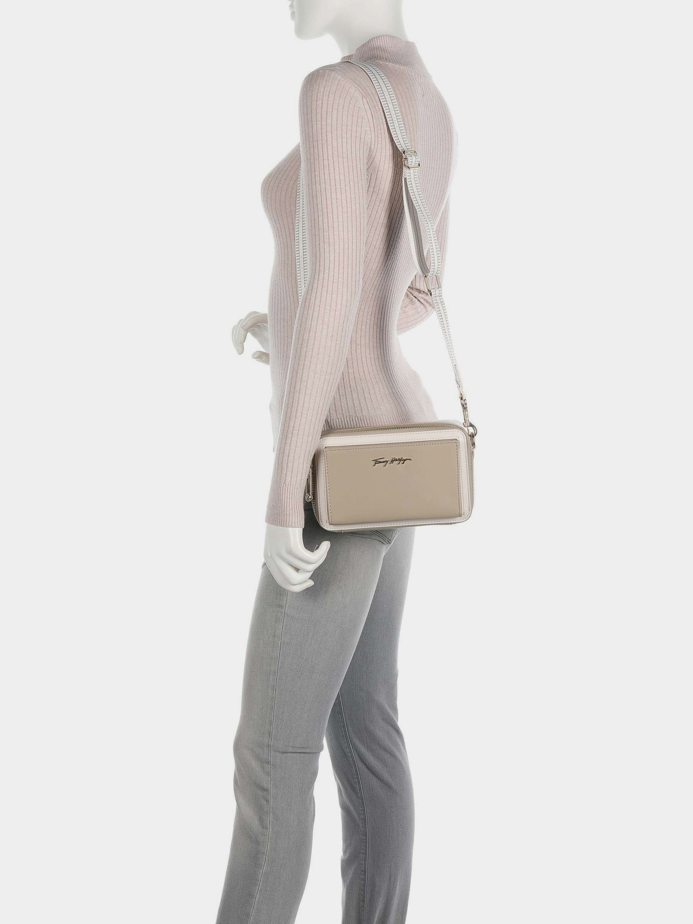 Крос-боді Tommy Hilfiger модель AW0AW12012-AEG Фото