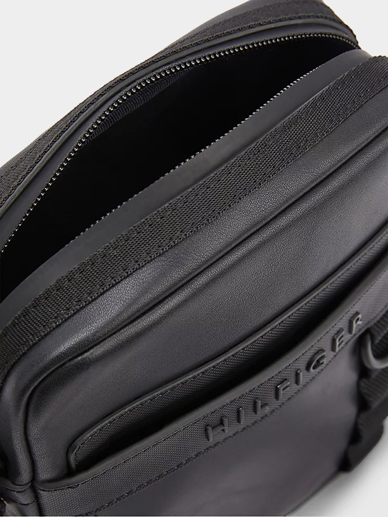 Крос-боді Tommy Hilfiger модель AM0AM10285-BDS Фото