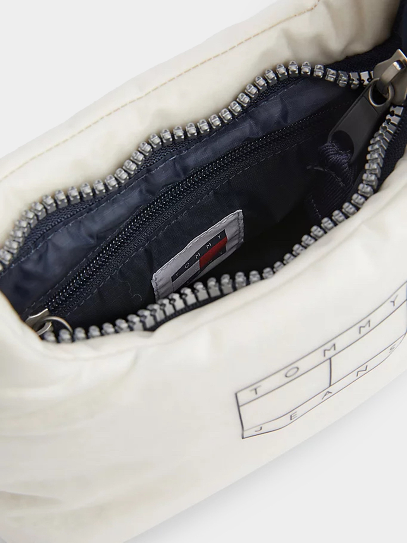 Сумка Tommy Hilfiger HERITAGE модель AW0AW12558-0K4 Фото