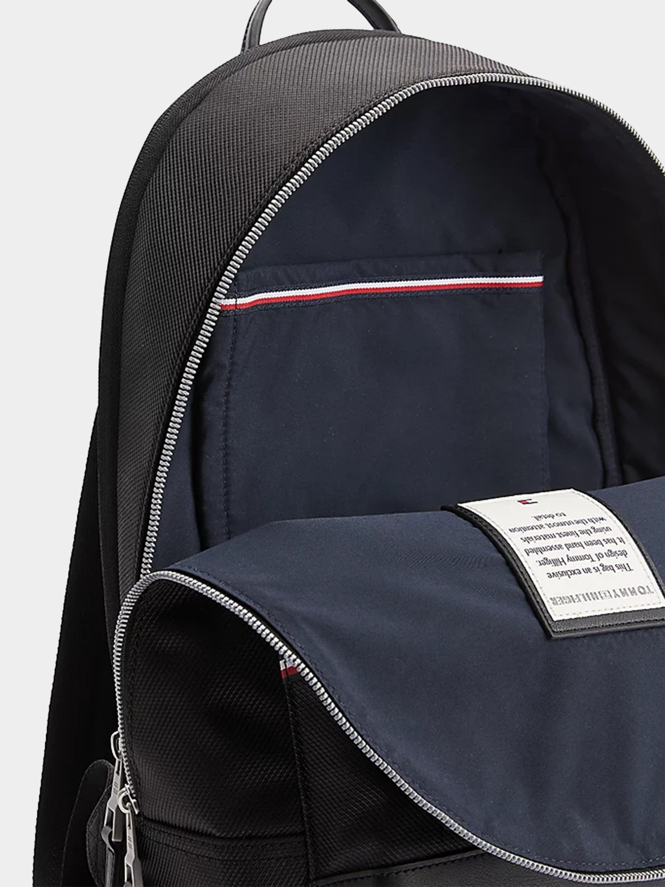 Повсякденний рюкзак Tommy Hilfiger модель AM0AM09262-BDS Повсякденний рюкзак Tommy Hilfiger модель AM0AM09262-BDS Фото