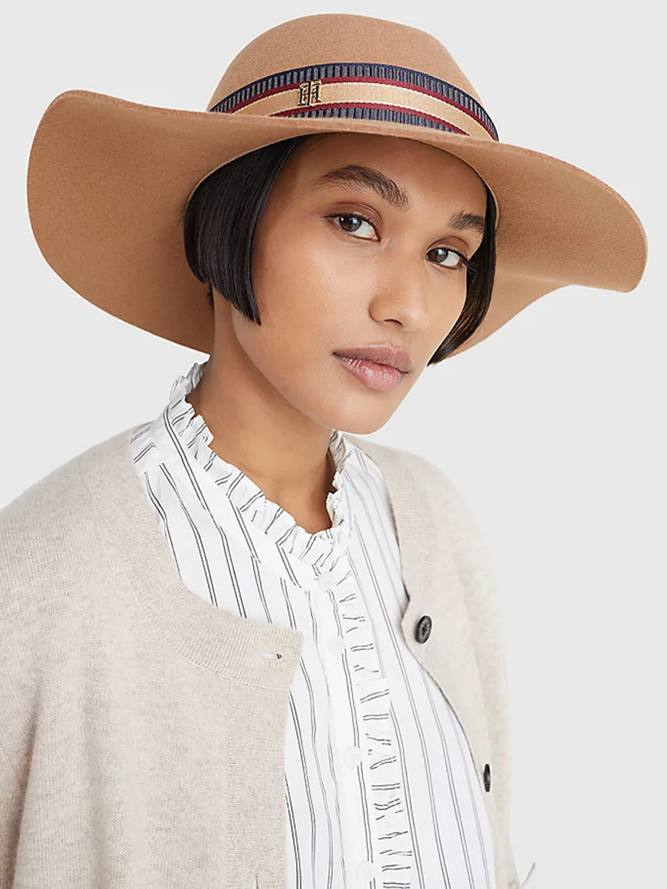 Капелюх Tommy Hilfiger модель AW0AW13766-GW8 Фото