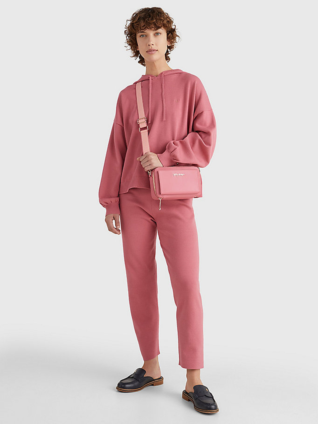 Кросс-боди Tommy Hilfiger модель AW0AW12012-T1A Фото