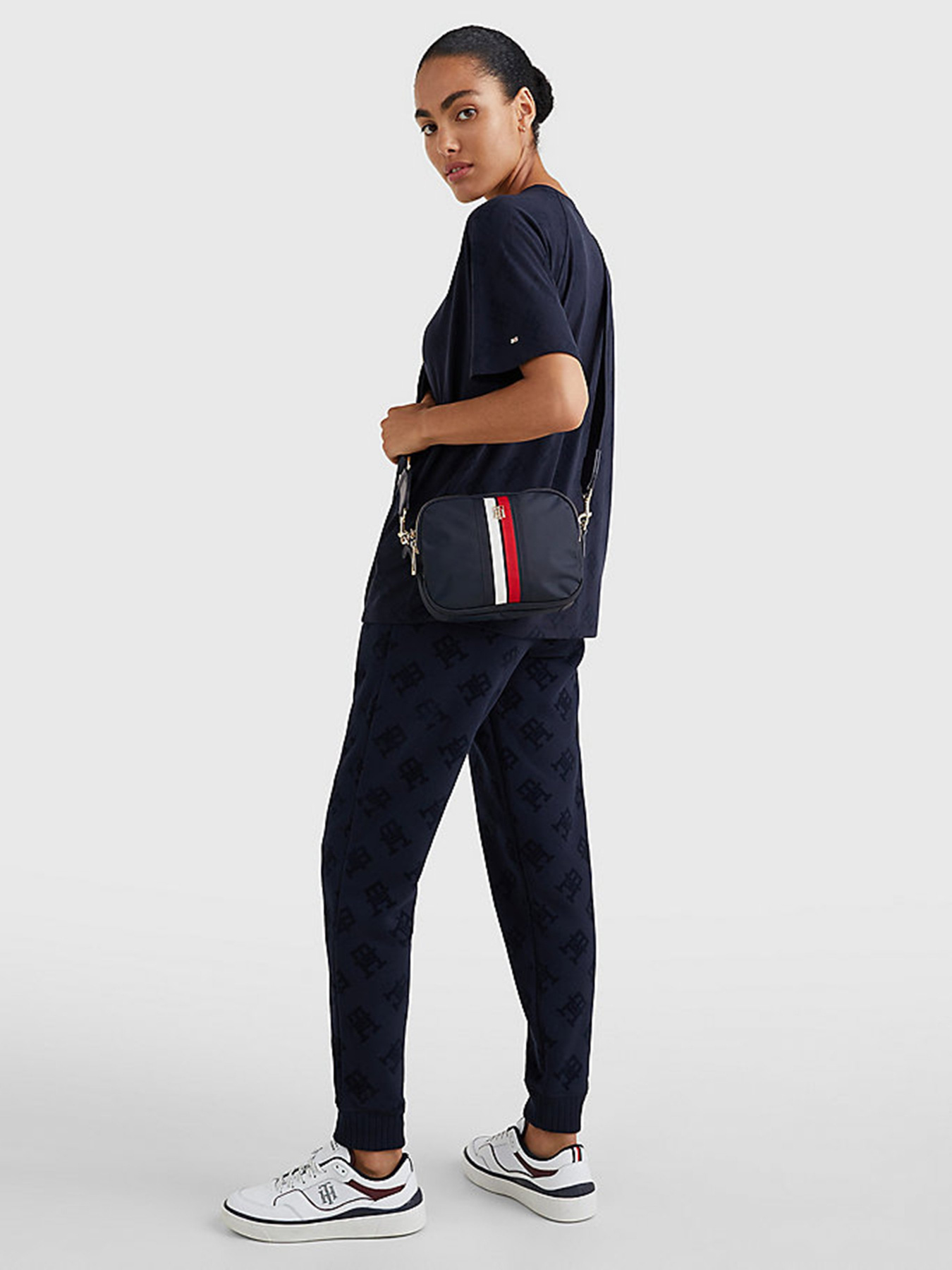 Крос-боді Tommy Hilfiger модель AW0AW13154-DW6 Фото