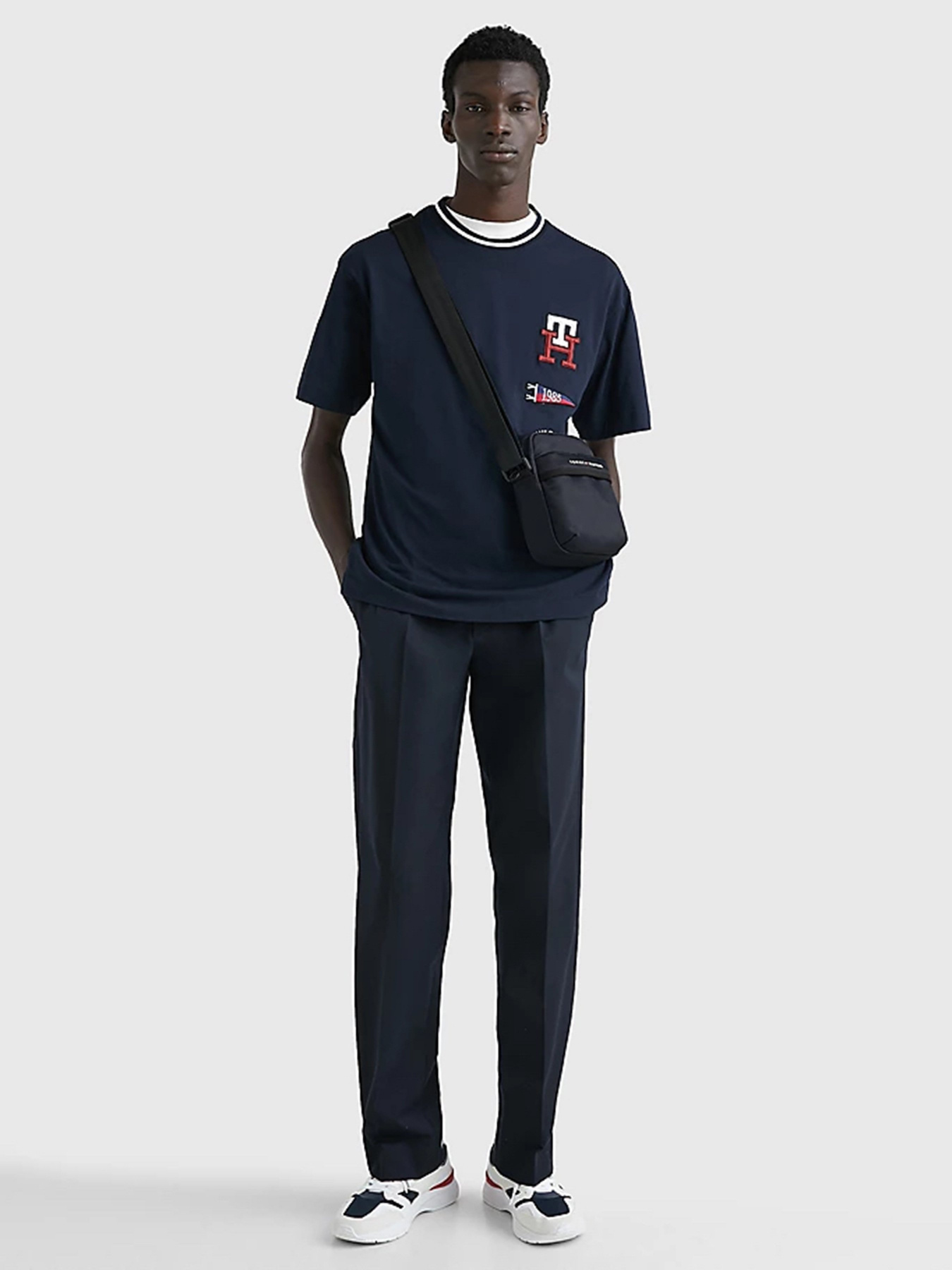 Мессенджер Tommy Hilfiger модель AM0AM10914-DW6 Фото