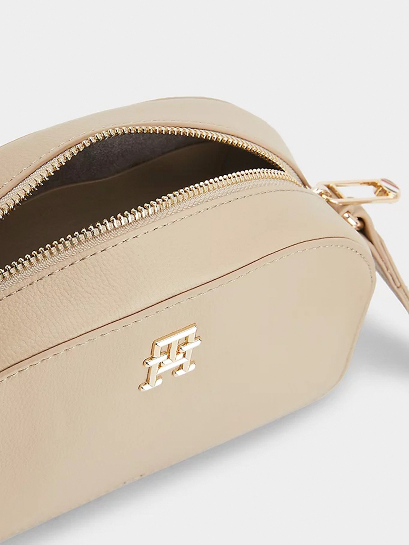 Кросс-боди Tommy Hilfiger модель AW0AW14471-AEG Фото