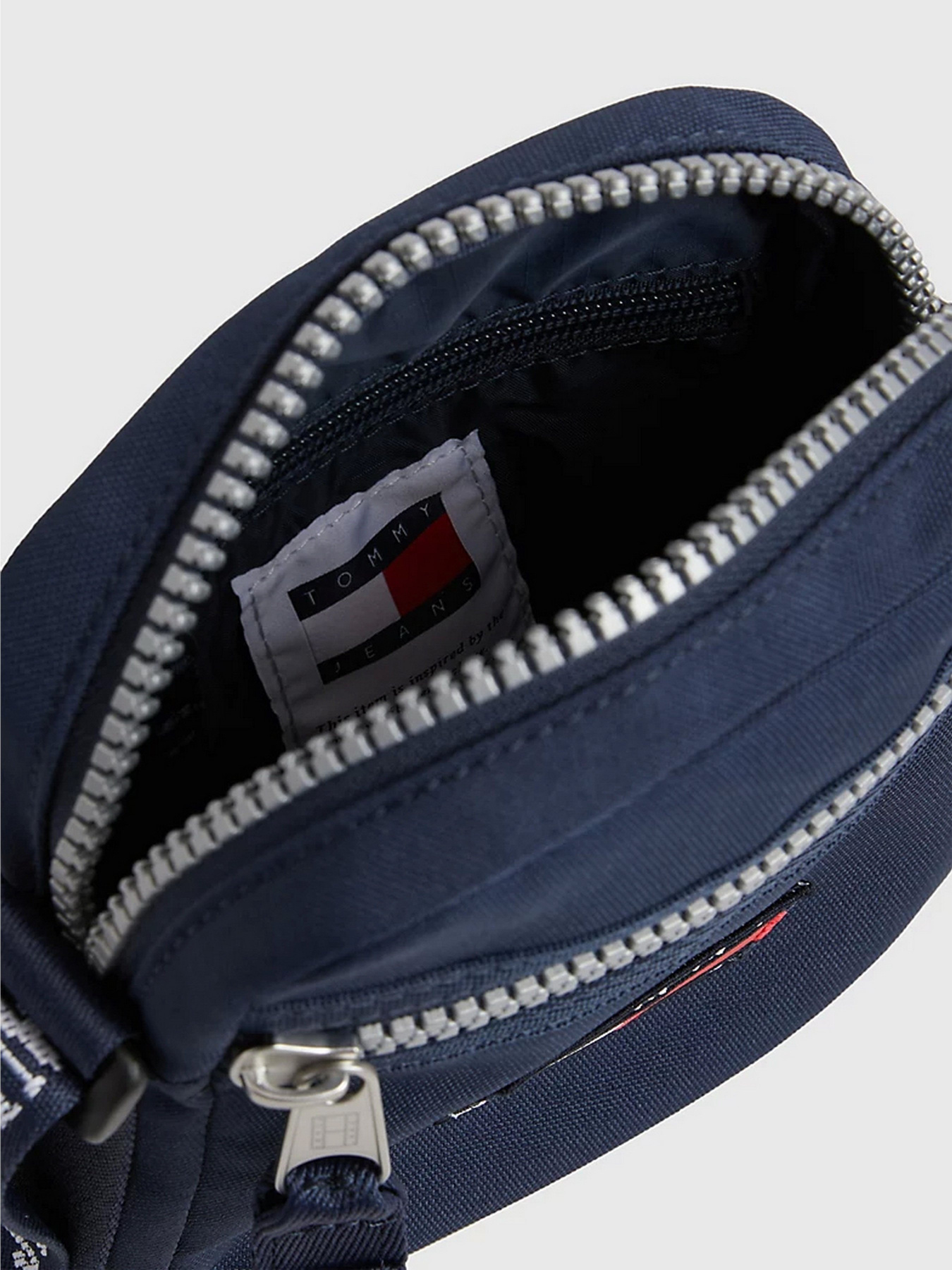 Мессенджер Tommy Hilfiger Tjm Heritage Reporter модель AM0AM11159-C87 Фото