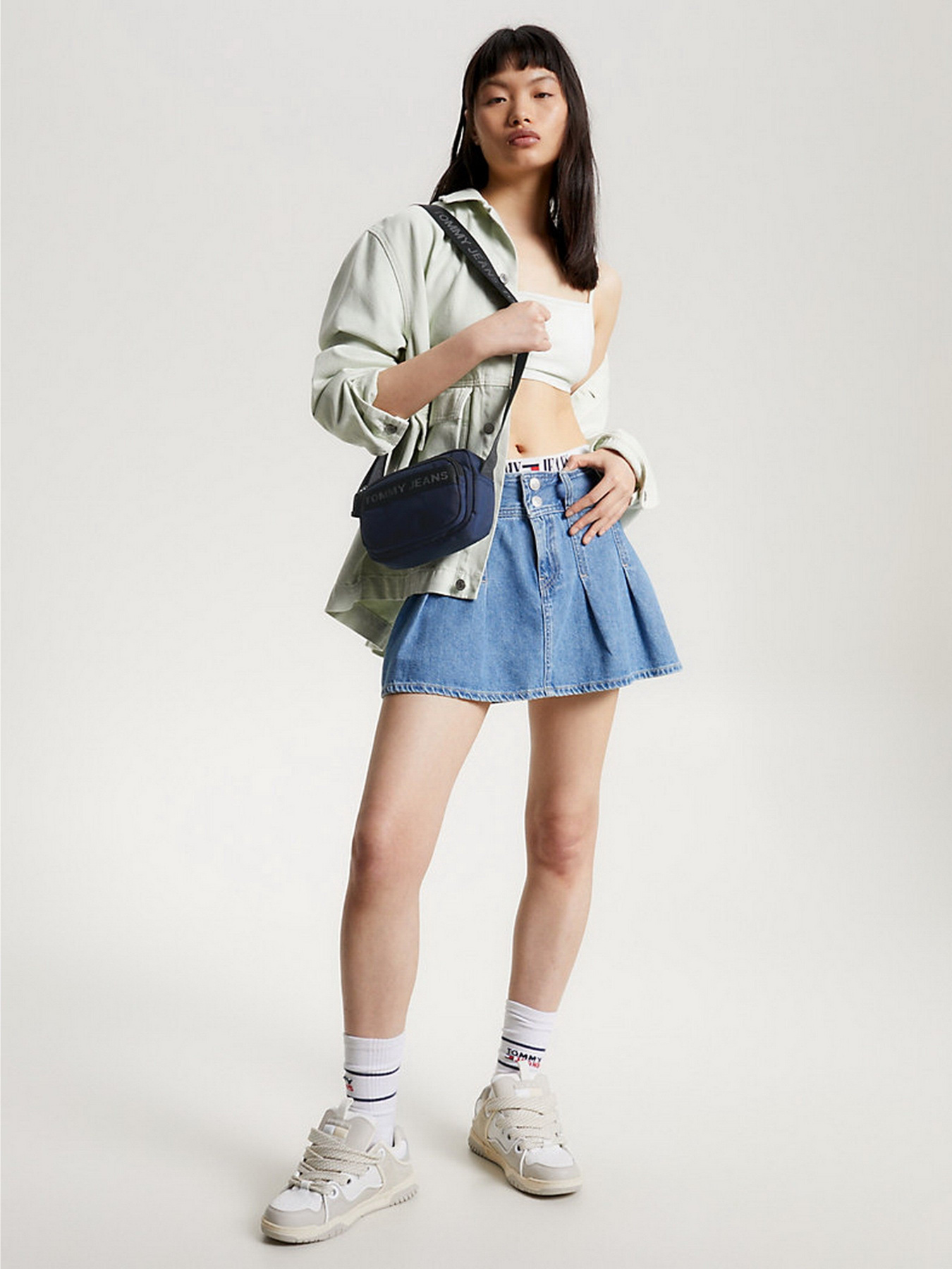 Крос-боді Tommy Hilfiger Tjw Essential Crossover модель AW0AW14950-C87 Фото