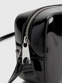 Кросс-боди Tommy Hilfiger PATENT FINISH CROSSOVER CAMERA модель AW0AW14955-BDS Фото