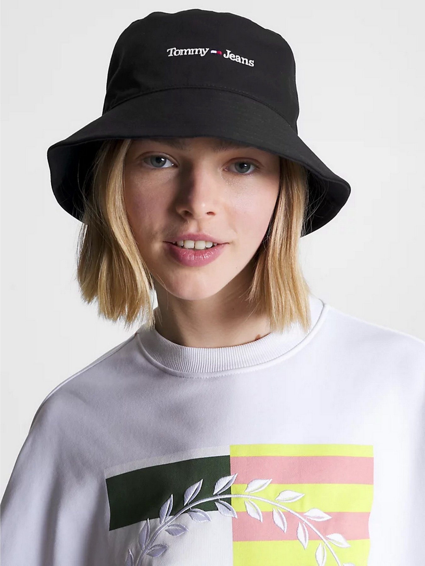 Панама Tommy Hilfiger Logo Embroidery Bucket модель AW0AW14989-BDS Фото