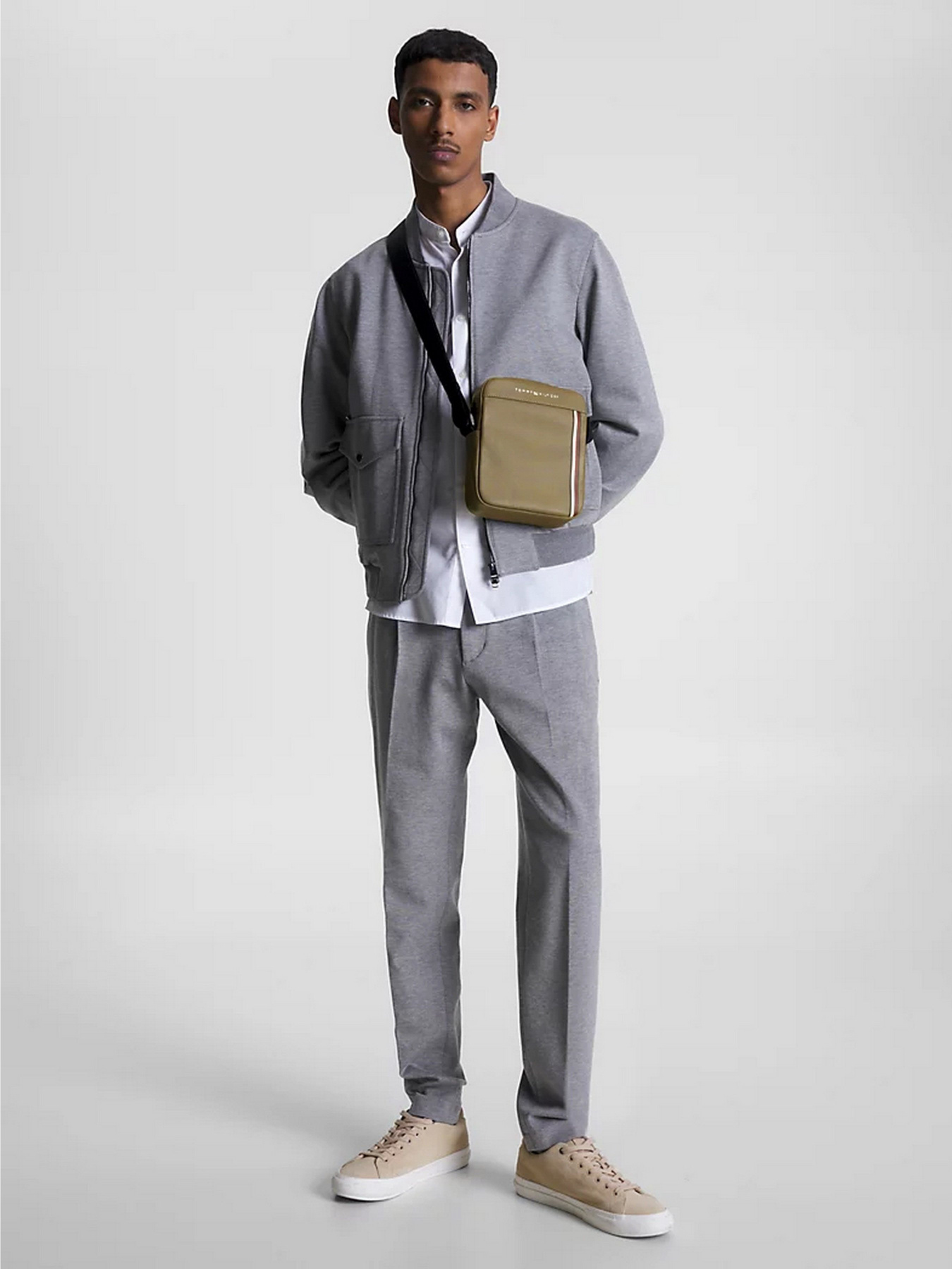 Мессенджер Tommy Hilfiger PIQUE TEXTURED SMALL REPORTER модель AM0AM11312-RBU Фото