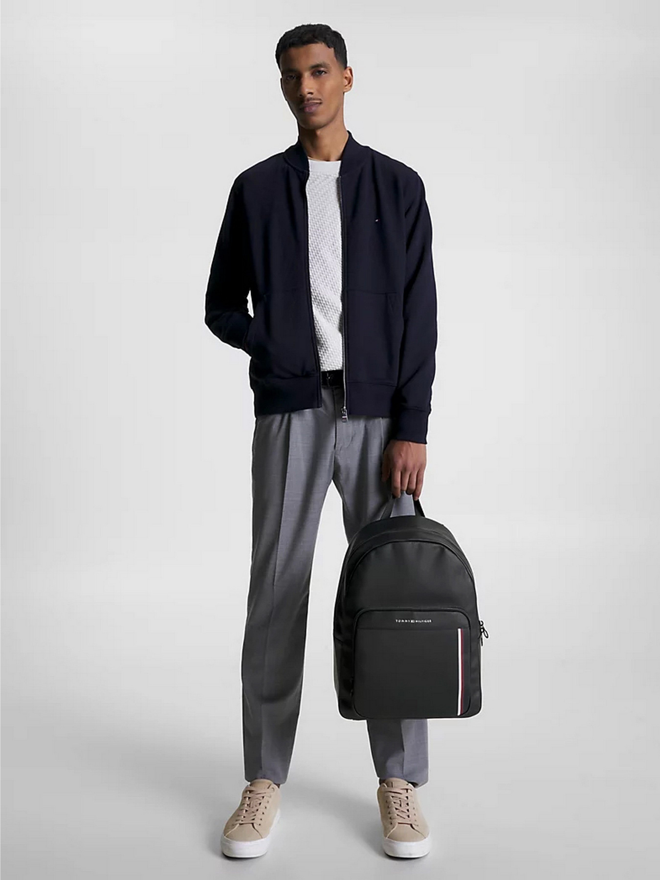 Рюкзак Tommy Hilfiger PIQUE TEXTURED SMALL REPORTER модель AM0AM11317-BDS Фото