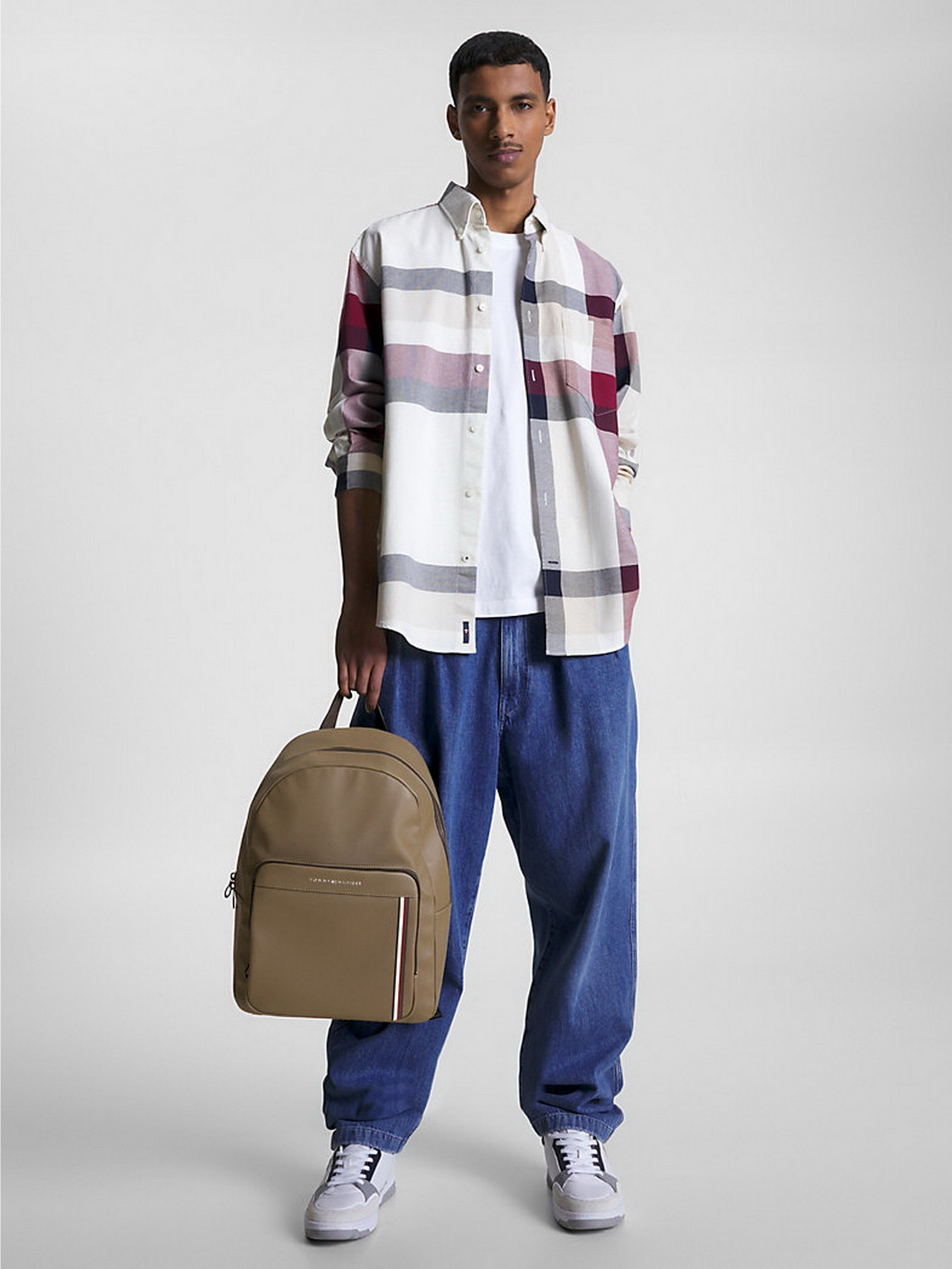 Рюкзак Tommy Hilfiger PIQUE TEXTURED SMALL REPORTER модель AM0AM11317-RBU Фото