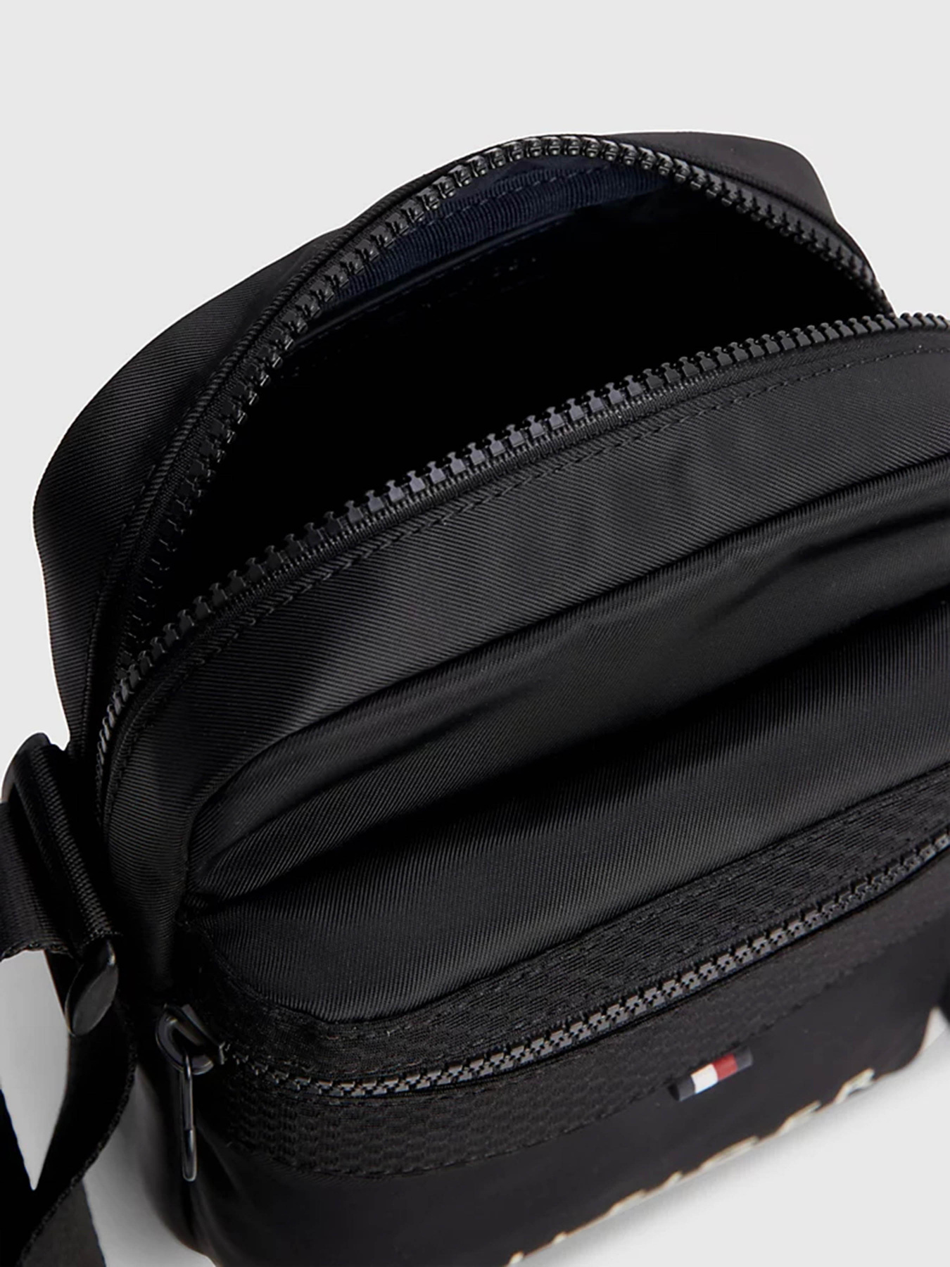 Мессенджер Tommy Hilfiger Mini Reporter модель AM0AM11323-BDS Фото