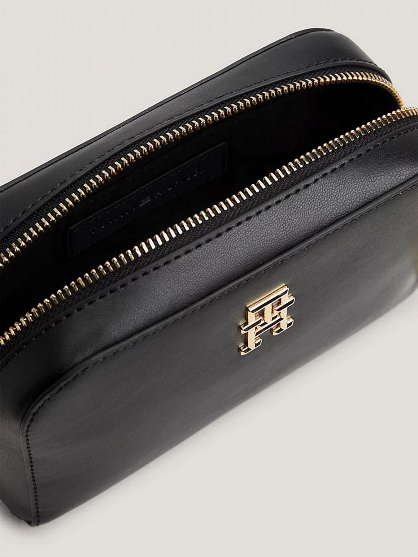 Кросс-боди Tommy Hilfiger модель AW0AW14871-BDS Фото