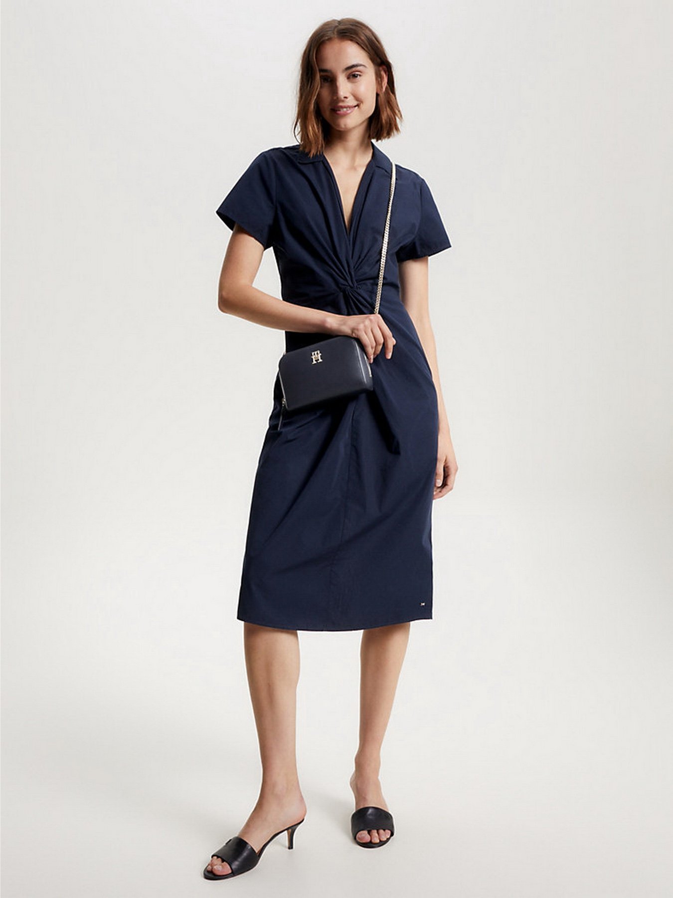 Кросс-боди Tommy Hilfiger Feminne модель AW0AW14871-DW6 Фото