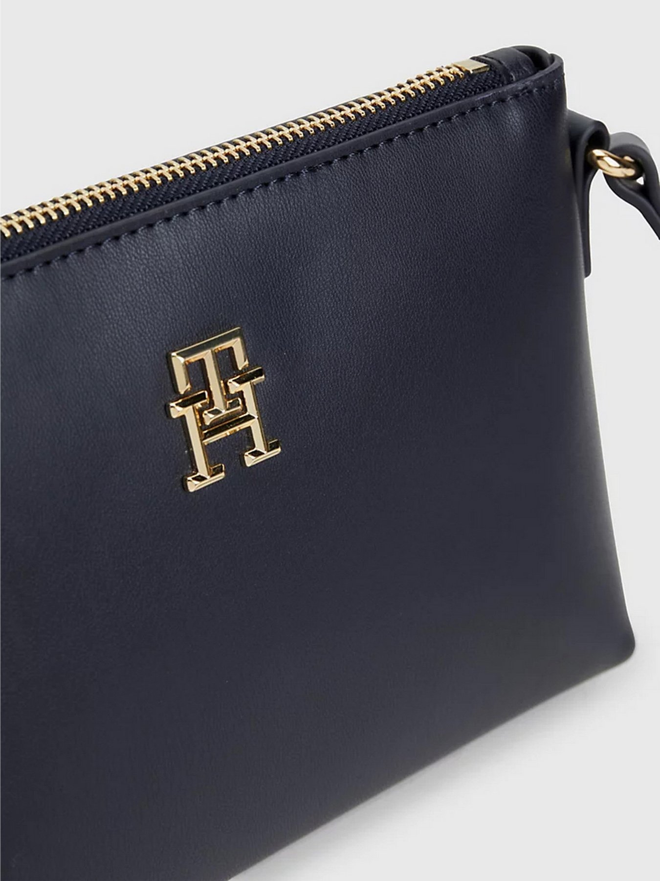 Кросс-боди Tommy Hilfiger Iconic модель AW0AW15087-DW6 Фото