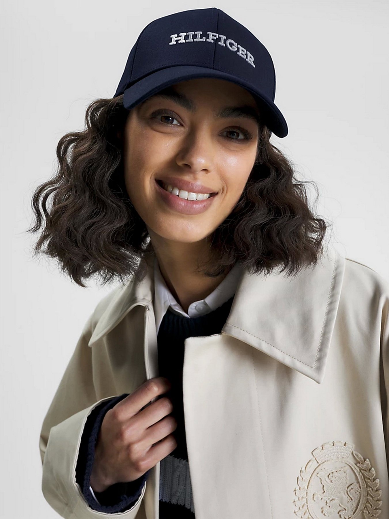 Кепка Tommy Hilfiger LOGO EMBROIDERY BASEBALL модель AW0AW15532-DW6 Кепка Tommy Hilfiger LOGO EMBROIDERY BASEBALL модель AW0AW15532-DW6 Фото