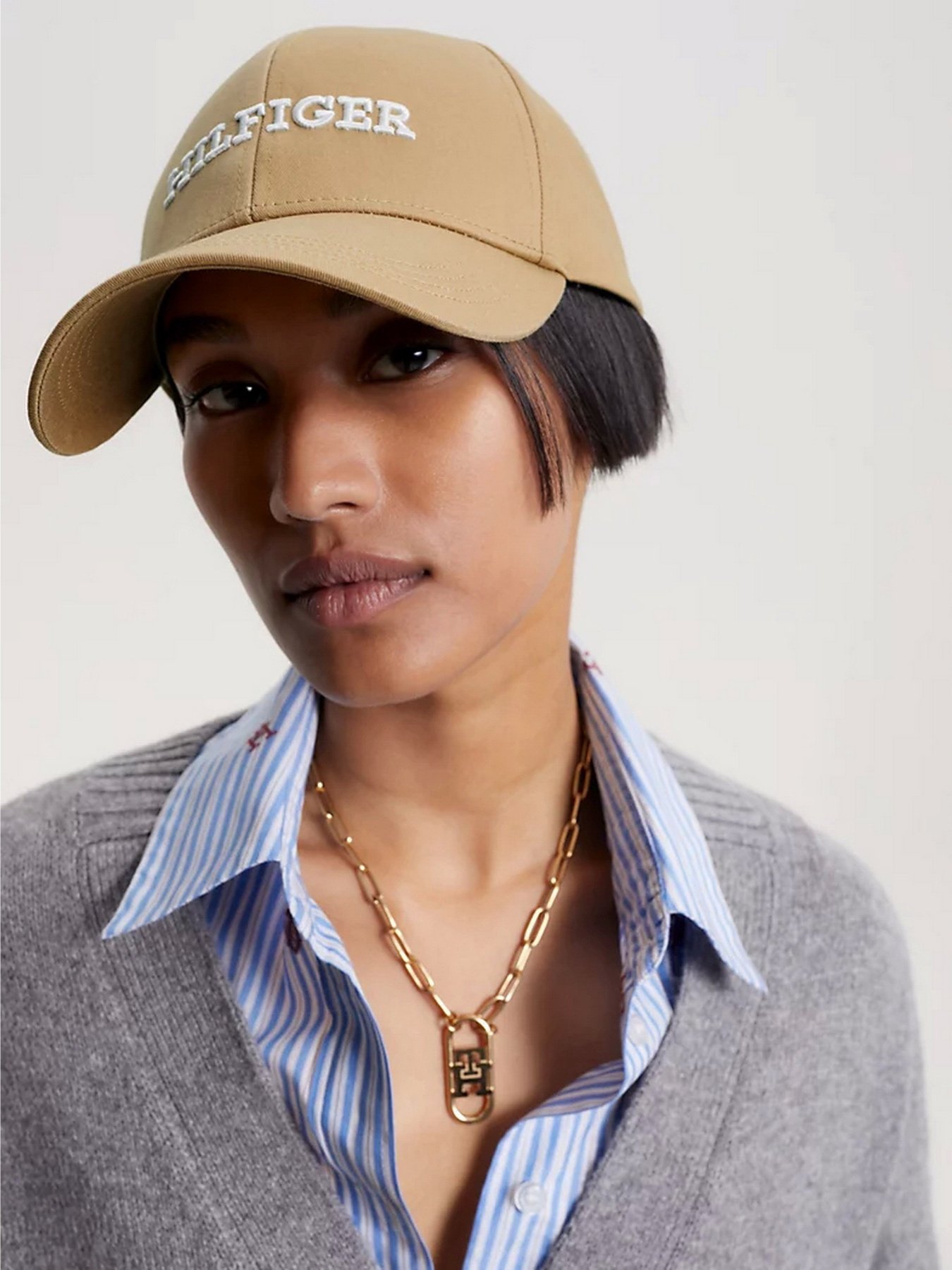 Кепка Tommy Hilfiger LOGO EMBROIDERY BASEBALL модель AW0AW15532-RBL Фото