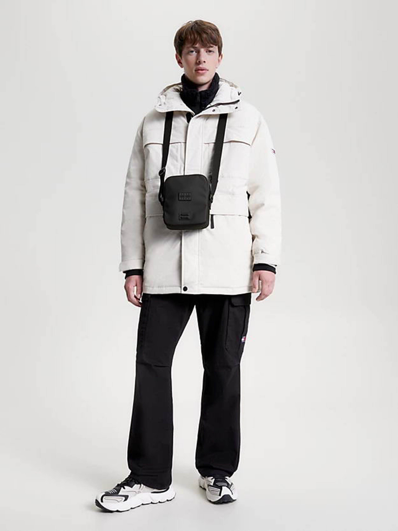 Мессенджер Tommy Hilfiger Tjm To Go Reporter модель AM0AM11634-BDS Фото