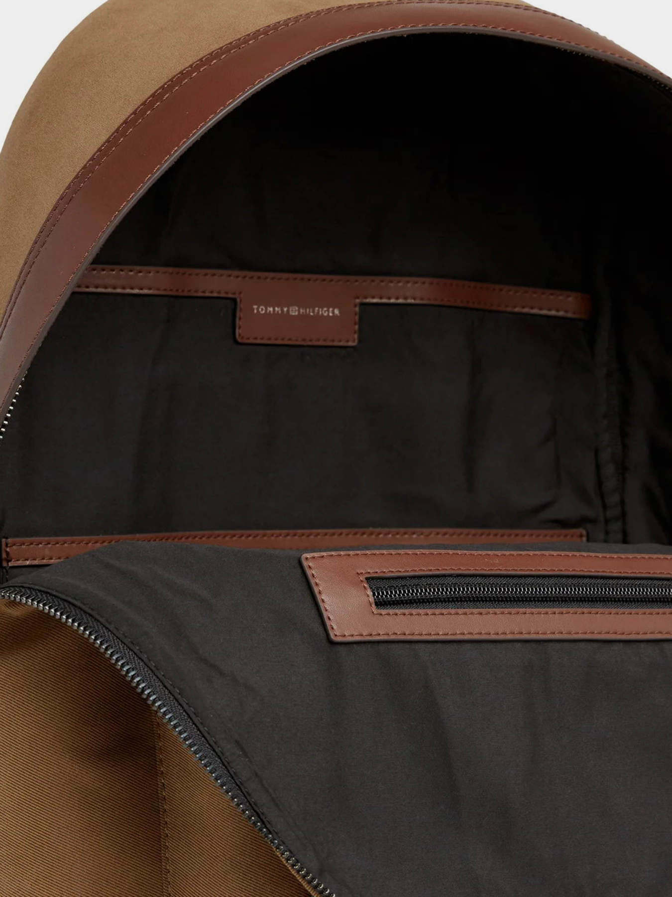 Повсякденний рюкзак Tommy Hilfiger Th Classic Prep модель AM0AM11528-GWF Фото