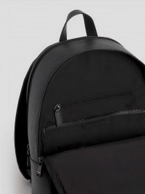 Повсякденний рюкзак Tommy Hilfiger Central модель AM0AM11538-BDS Повсякденний рюкзак Tommy Hilfiger Central модель AM0AM11538-BDS Фото