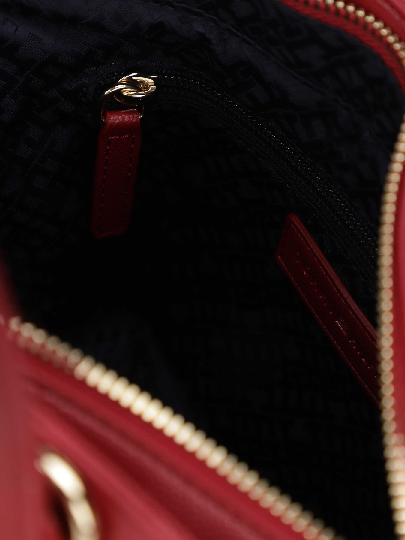 Шопер Tommy Hilfiger Th Timeless Med Tote модель AW0AW15223-XJS Фото