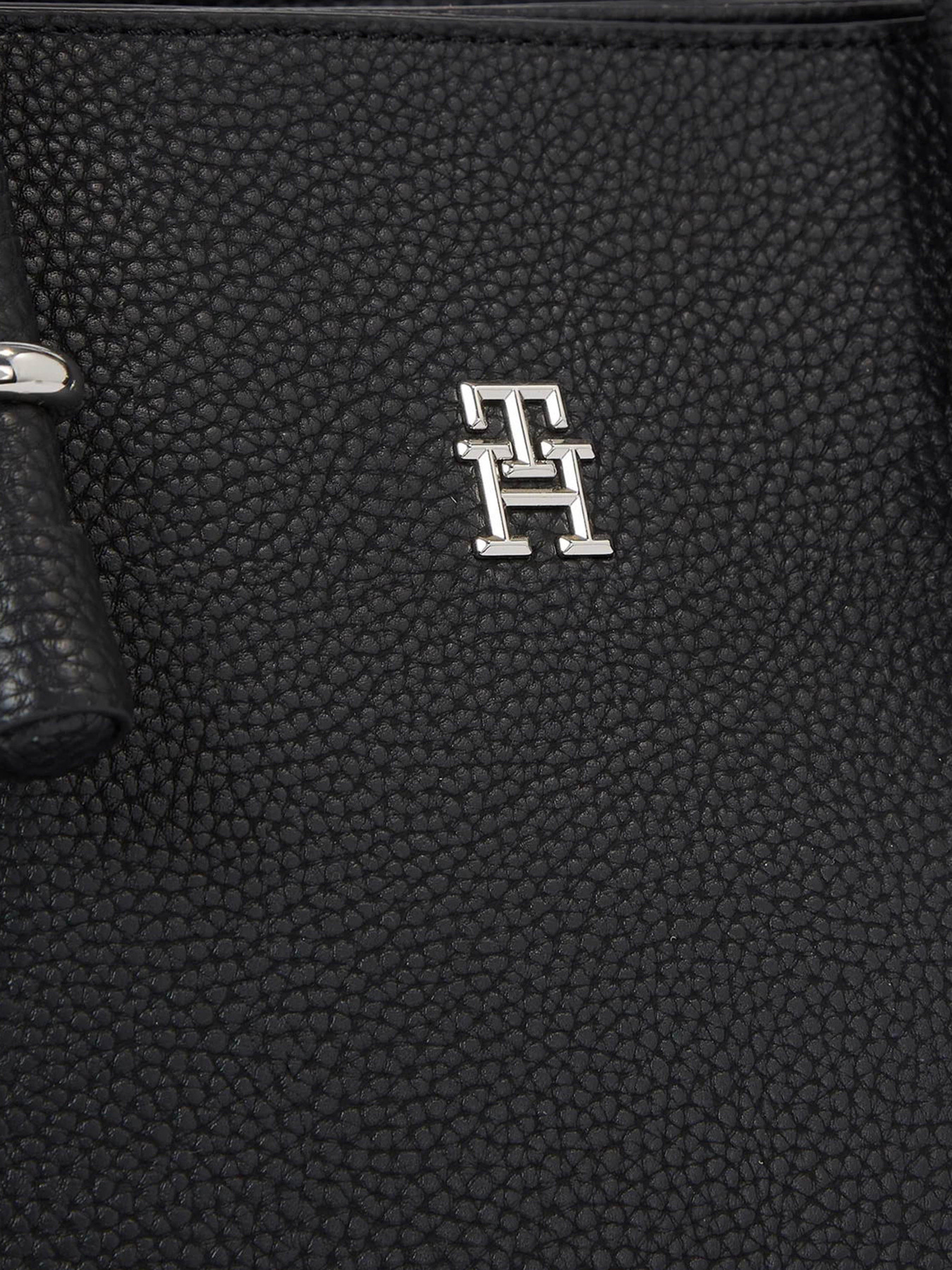 Сумка Tommy Hilfiger Th Emblem Satchel модель AW0AW15224-BDS Фото